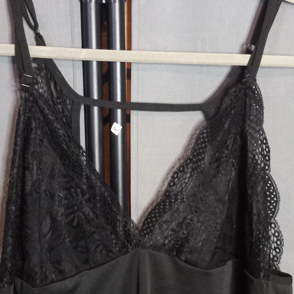 2 Peice Black Lingerie Set- medium - Picture 2 of 9